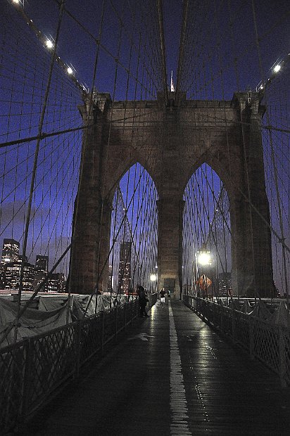 New York, Brooklyn Bridge by night