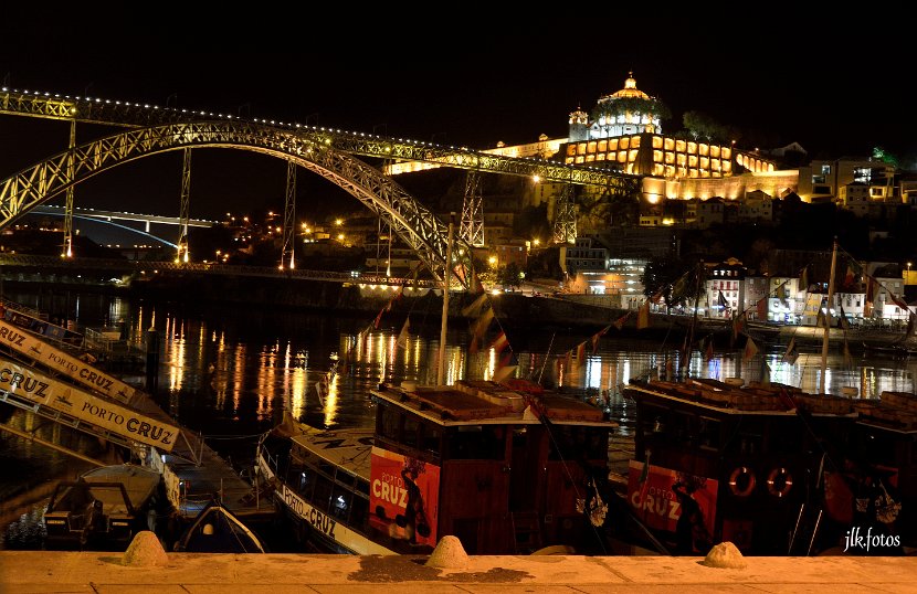 Porto, verlichte Ponte Dom Luis I over de Douro