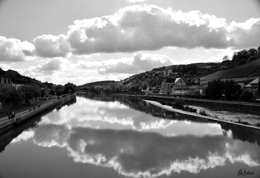 Wurzburg (D), spiegeling in de Main